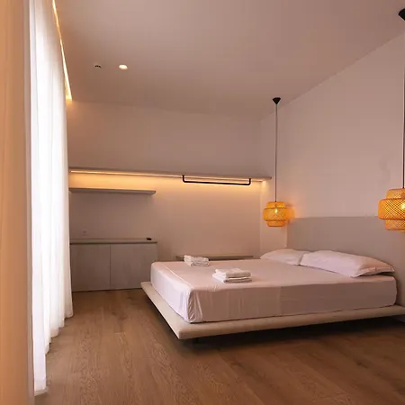 Πανσιόν Mucho Σαράντα