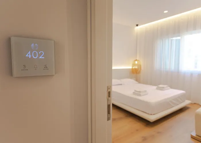 Πανσιόν Mucho Σαράντα