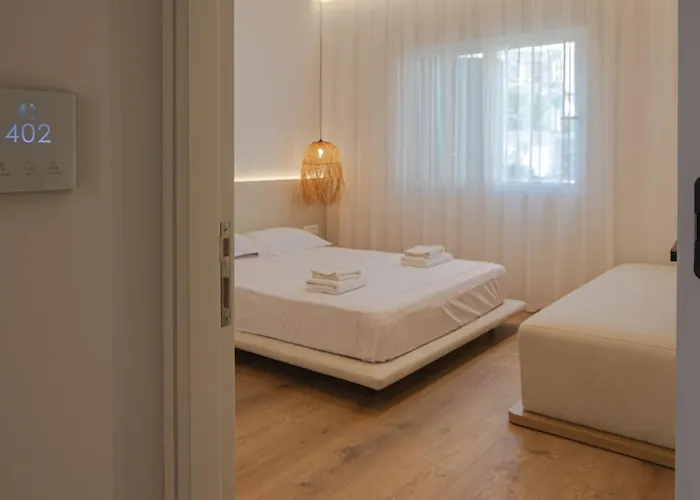 Mucho Σαράντα