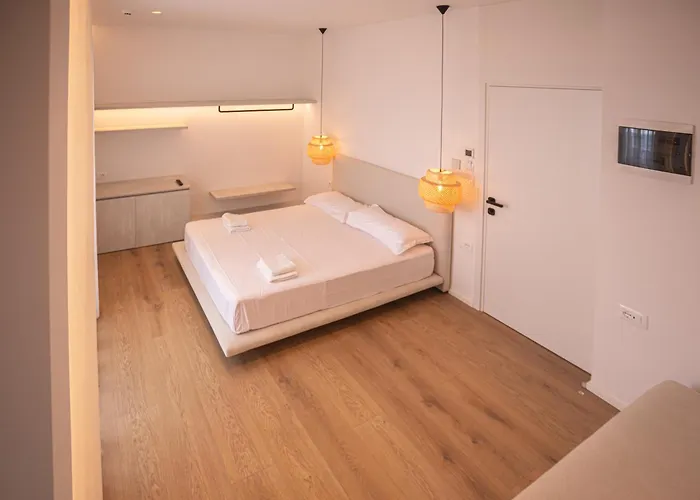 Mucho Πανσιόν 3*