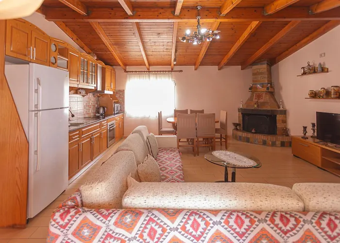 Mucho Gasthof Sarandë