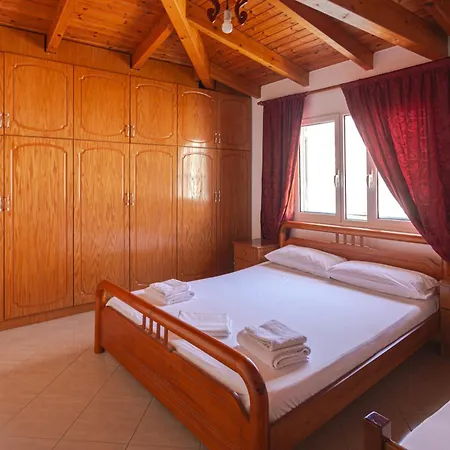 Mucho Guest house 3*