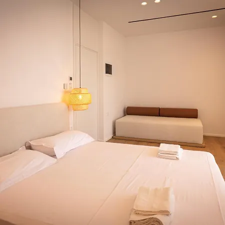 Mucho Konukevi Saranda